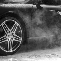 garage-g6c29e38ce_1920